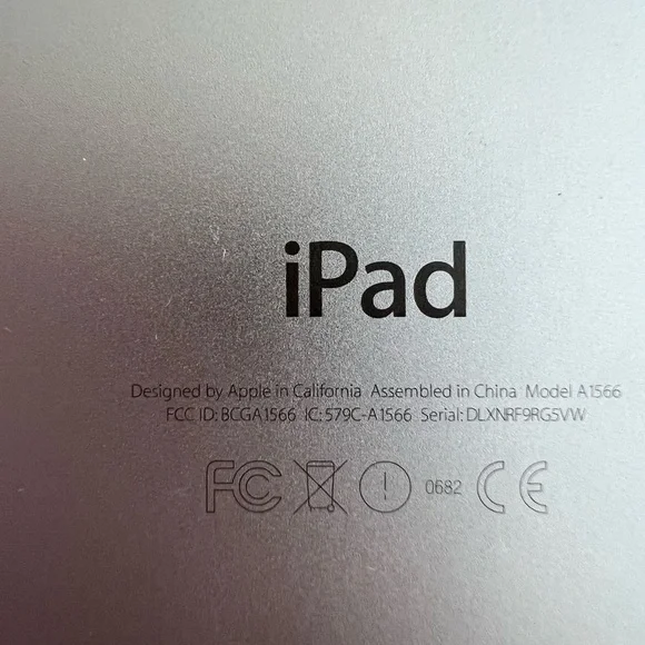 Apple IPad Air 2 Tablet with Sleek Black Design - Picture 5 of 6